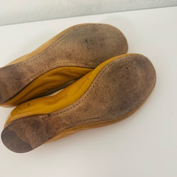 Tory Burch Caroline Size 6M Beige Elastic and Leather Ballet Flats - Picture 10 of 11